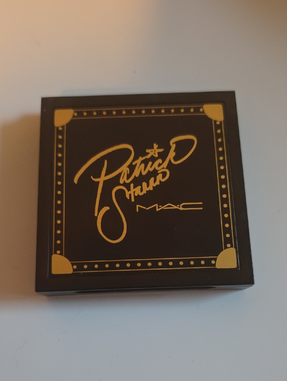 MAC Cosmetics Eyeshadow Compact in Black and Gold